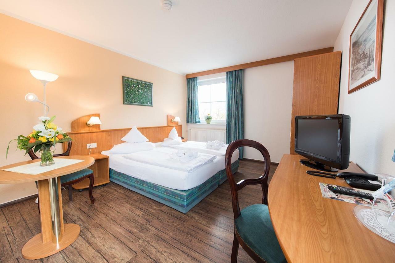 Hotel Ostseewoge 格拉尔-米里茨 外观 照片