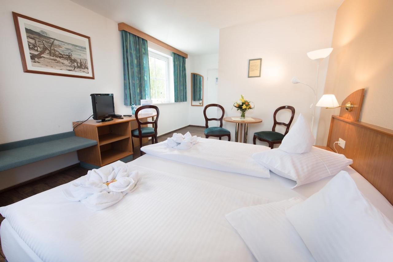 Hotel Ostseewoge 格拉尔-米里茨 外观 照片